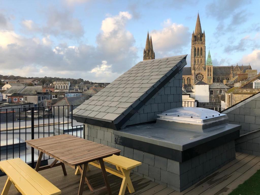 The Taylor Suite - Stunning 2-Ensuite Beds, Cathedral View Roof Garden Truro Exterior photo