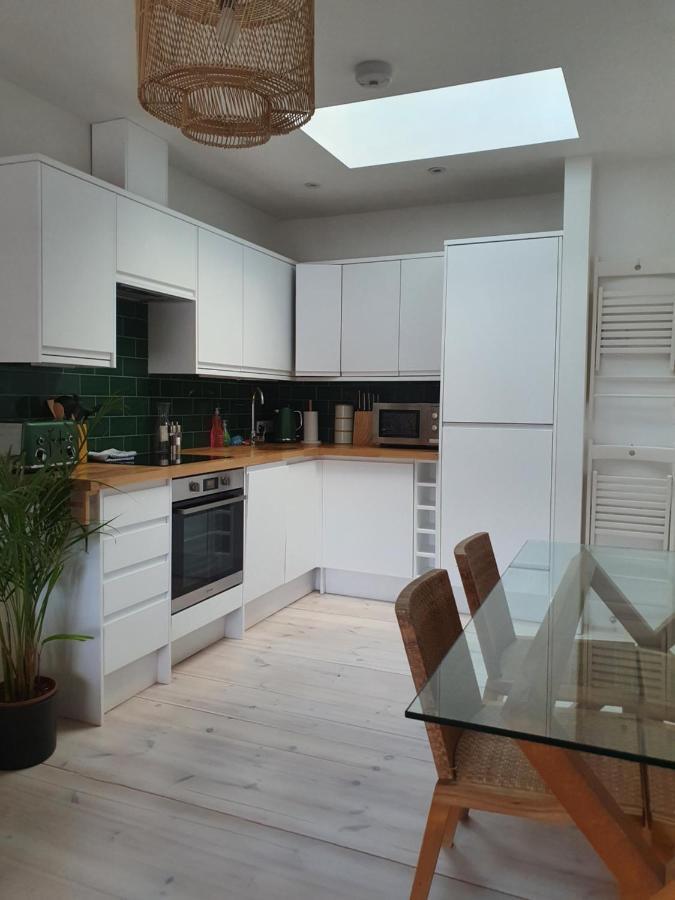 The Taylor Suite - Stunning 2-Ensuite Beds, Cathedral View Roof Garden Truro Exterior photo